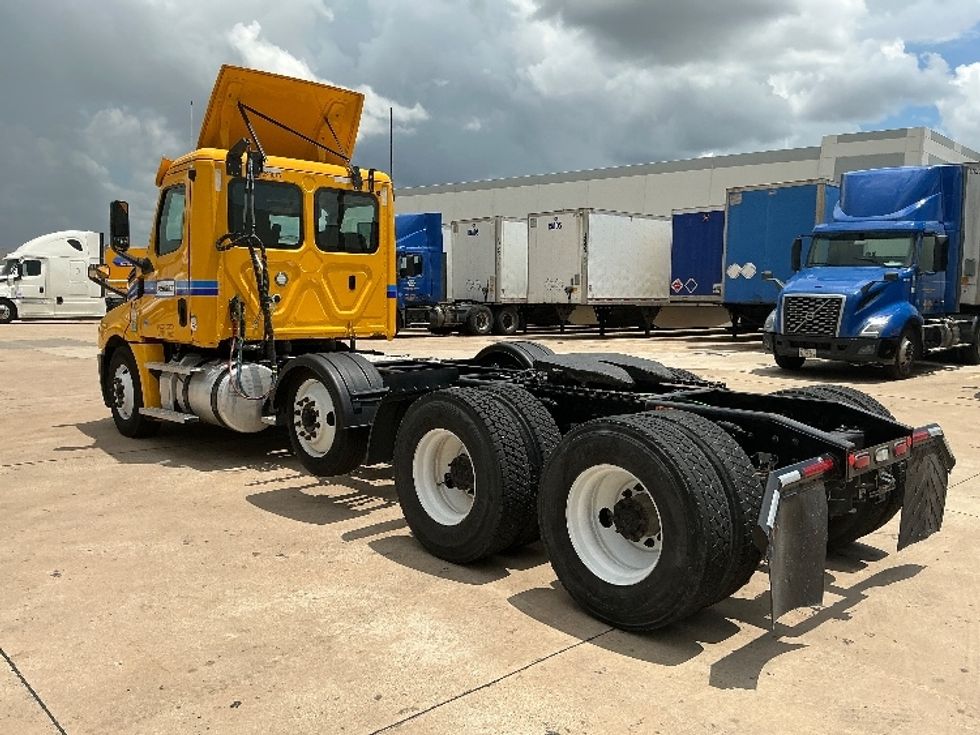 Day Cab Tractor-Heavy Duty Tractors-Freightliner-2020-T12684ST-Grand Prairie-TX-375,049\n\t\tmiles-$ 67,750 - Image 5