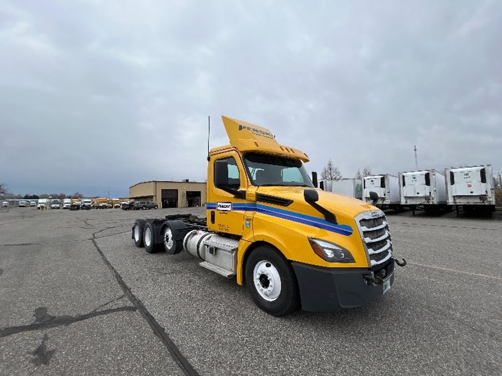 Day Cab Tractor-Heavy Duty Tractors-Freightliner-2020-T12684ST-Pasco-WA-347,596\n\t\tmiles-$ 72,250 - Image 1