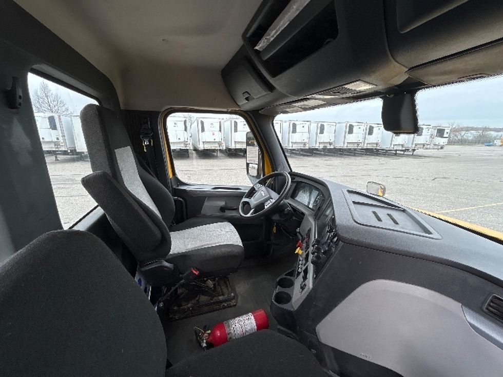 Day Cab Tractor-Heavy Duty Tractors-Freightliner-2020-T12684ST-Pasco-WA-347,596\n\t\tmiles-$ 72,250 - Image 14