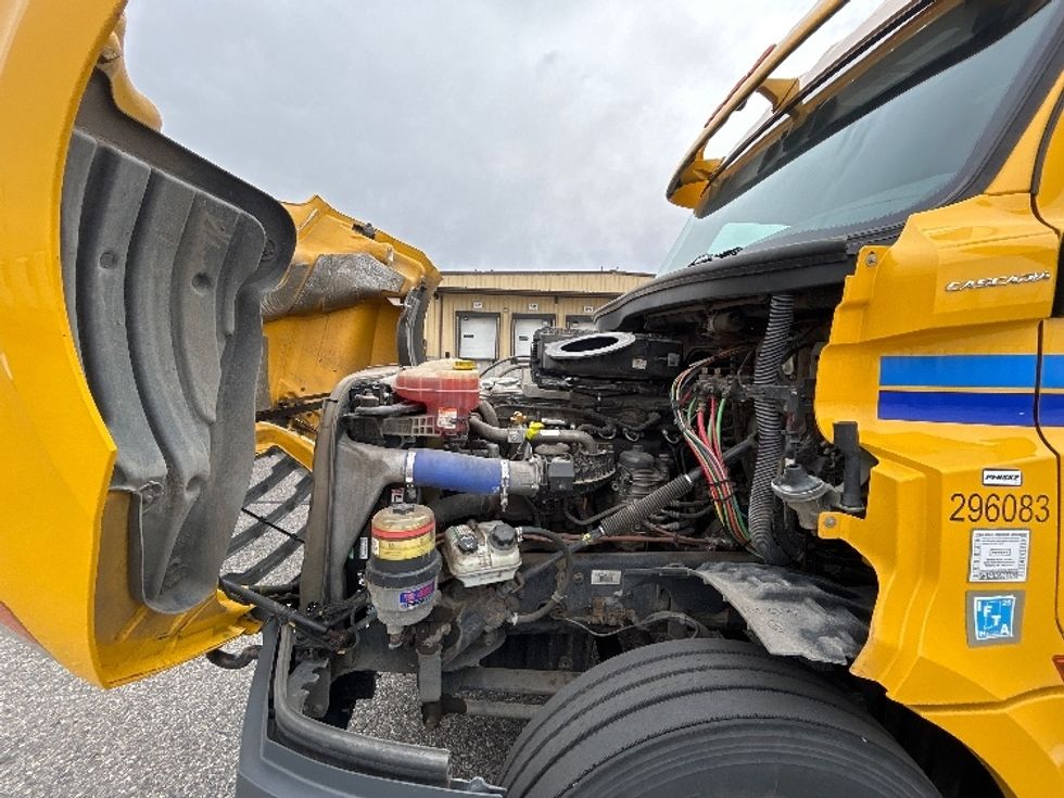 Day Cab Tractor-Heavy Duty Tractors-Freightliner-2020-T12684ST-Pasco-WA-347,596\n\t\tmiles-$ 72,250 - Image 16