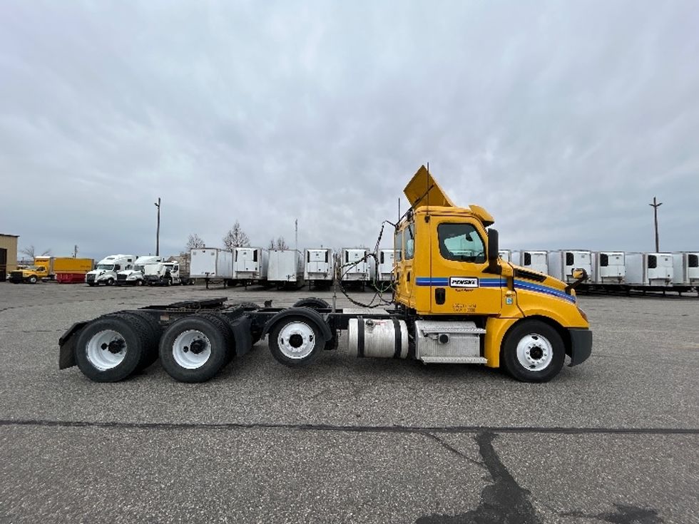 Day Cab Tractor-Heavy Duty Tractors-Freightliner-2020-T12684ST-Pasco-WA-347,596\n\t\tmiles-$ 72,250 - Image 8