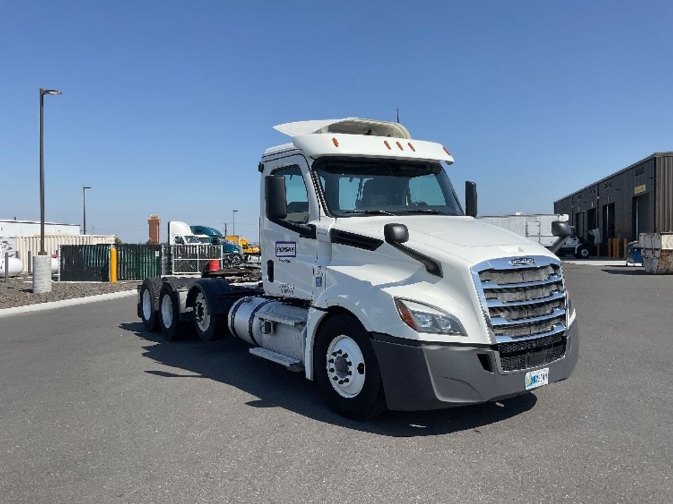 Day Cab Tractor-Heavy Duty Tractors-Freightliner-2020-T12684ST-Pasco-WA-409,772\n\t\tmiles-$ 70,750 - Image 1