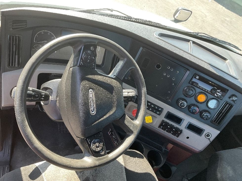 Day Cab Tractor-Heavy Duty Tractors-Freightliner-2020-T12684ST-Pasco-WA-409,772\n\t\tmiles-$ 70,750 - Image 11