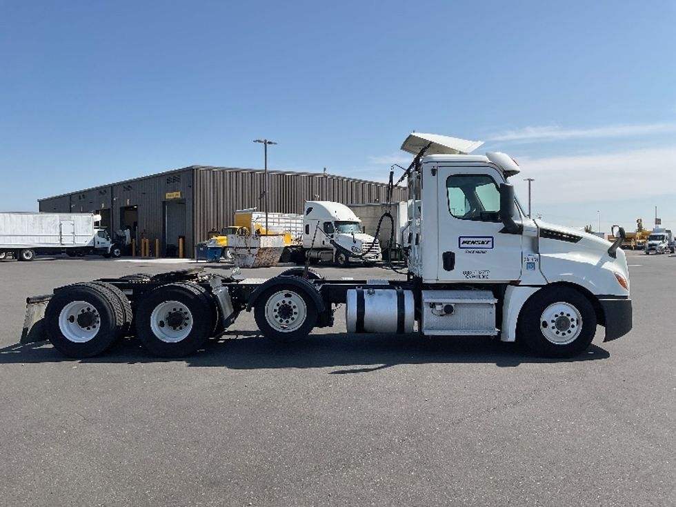 Day Cab Tractor-Heavy Duty Tractors-Freightliner-2020-T12684ST-Pasco-WA-409,772\n\t\tmiles-$ 70,750 - Image 8