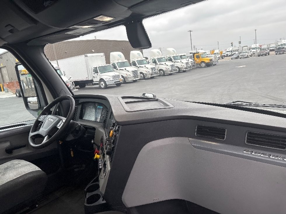 Day Cab Tractor-Heavy Duty Tractors-Freightliner-2020-T12684ST-Pasco-WA-422,057\n\t\tmiles-$ 65,000 - Image 13