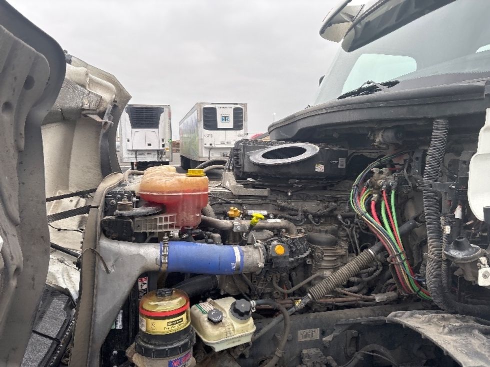 Day Cab Tractor-Heavy Duty Tractors-Freightliner-2020-T12684ST-Pasco-WA-422,057\n\t\tmiles-$ 65,000 - Image 16