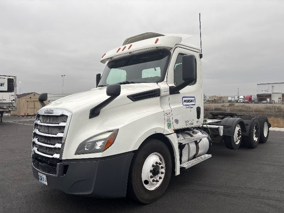 Day Cab Tractor-Heavy Duty Tractors-Freightliner-2020-T12684ST-Pasco-WA-422,057\n\t\tmiles-$ 65,000 - Image 3