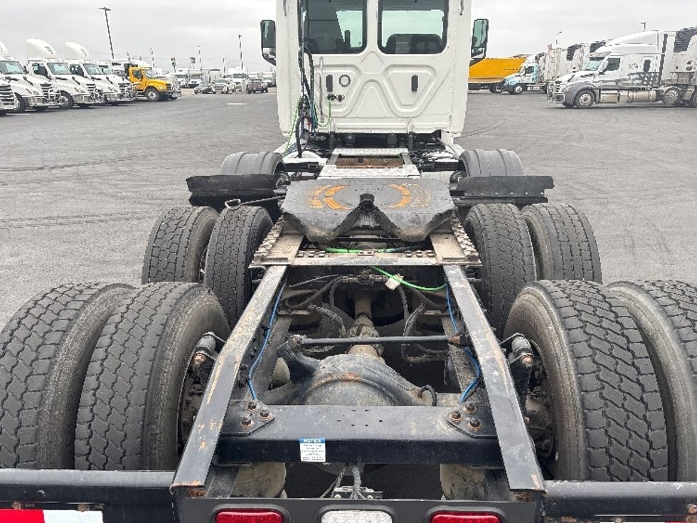 Day Cab Tractor-Heavy Duty Tractors-Freightliner-2020-T12684ST-Pasco-WA-422,057\n\t\tmiles-$ 65,000 - Image 6