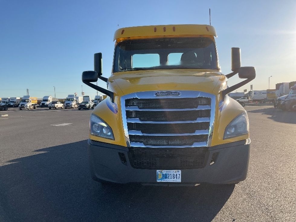 Day Cab Tractor-Heavy Duty Tractors-Freightliner-2020-T12684ST-Pasco-WA-450,677\n\t\tmiles-$ 65,250 - Image 2