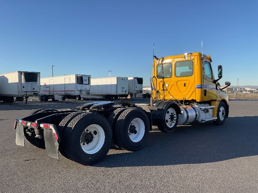 Day Cab Tractor-Heavy Duty Tractors-Freightliner-2020-T12684ST-Pasco-WA-450,677\n\t\tmiles-$ 65,250 - Image 7