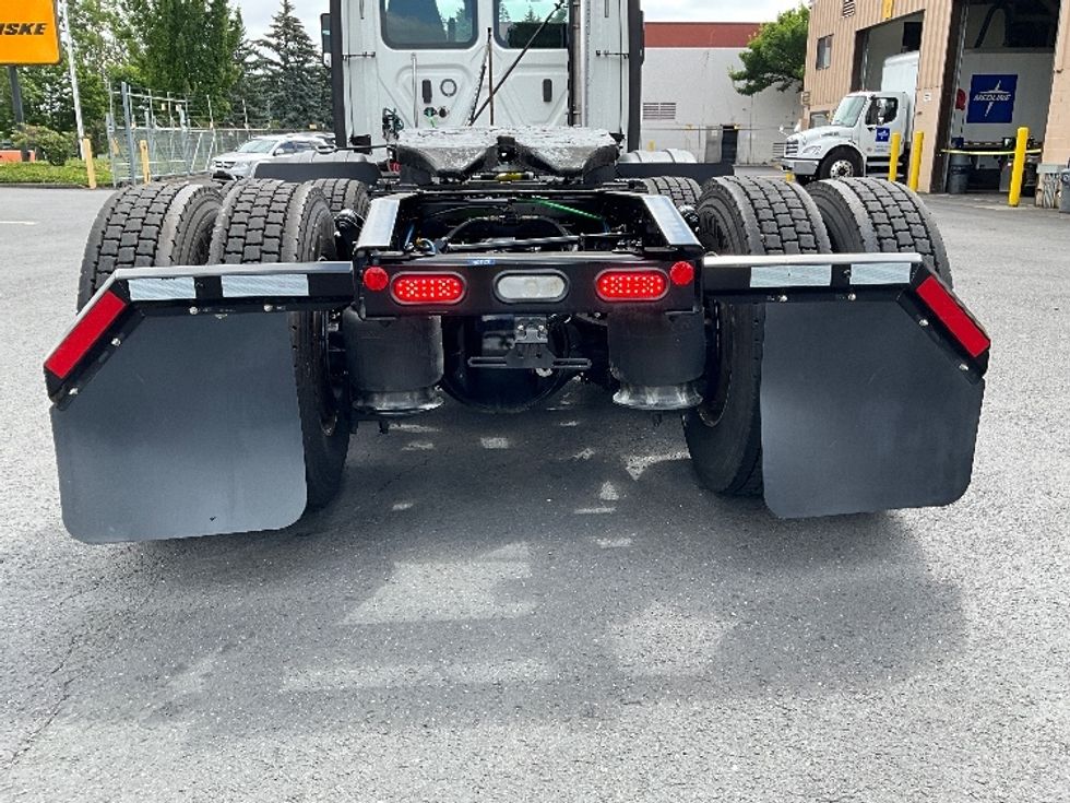 Day Cab Tractor-Heavy Duty Tractors-Freightliner-2020-T12684ST-Portland-OR-21,270\n\t\tmiles-$ 94,250 - Image 20
