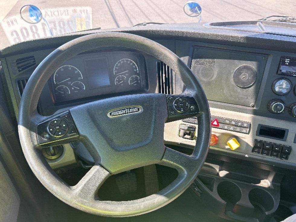 Day Cab Tractor-Heavy Duty Tractors-Freightliner-2020-T12684ST-Portland-OR-258,059\n\t\tmiles-$ 79,500 - Image 11