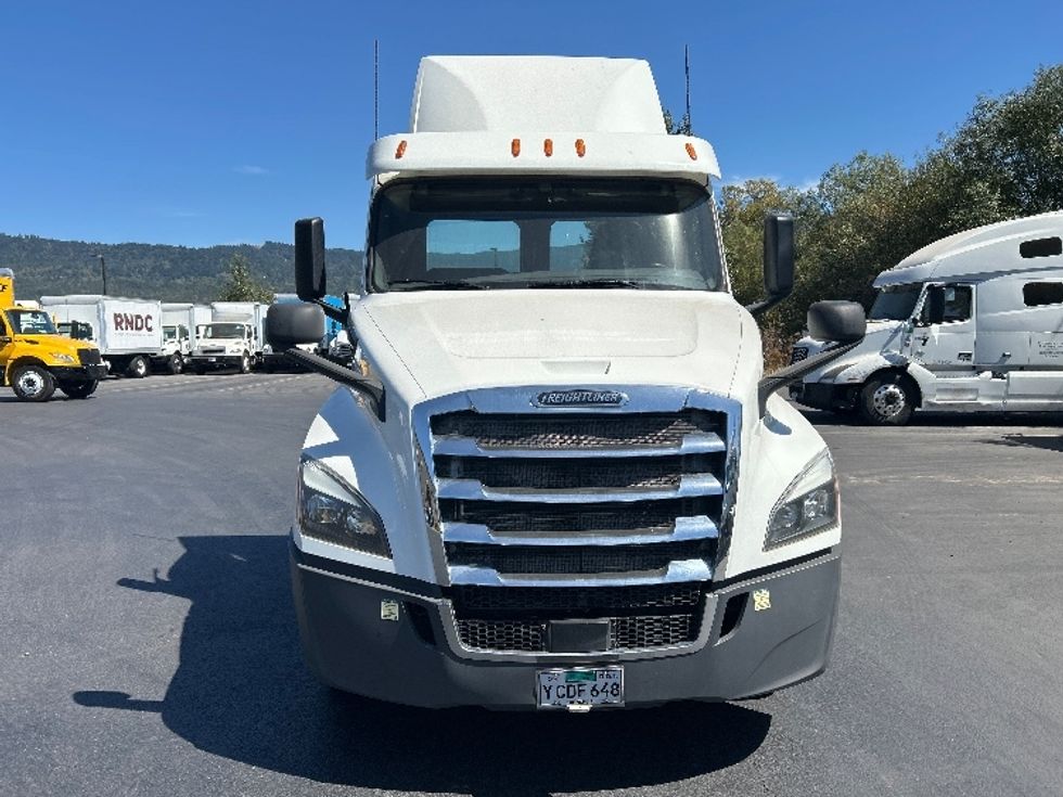 Day Cab Tractor-Heavy Duty Tractors-Freightliner-2020-T12684ST-Portland-OR-259,302\n\t\tmiles-$ 78,750 - Image 2