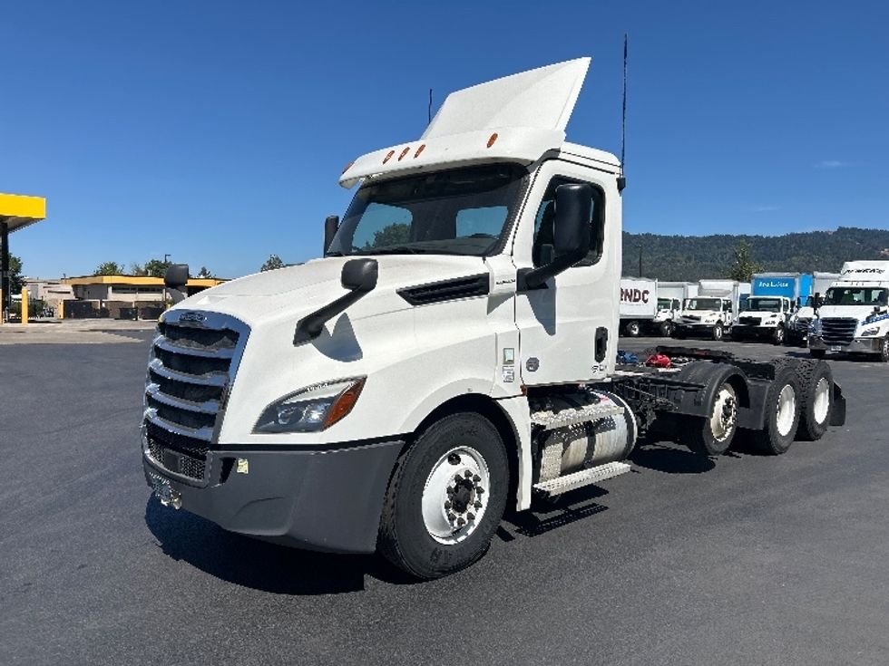 Day Cab Tractor-Heavy Duty Tractors-Freightliner-2020-T12684ST-Portland-OR-259,302\n\t\tmiles-$ 78,750 - Image 3