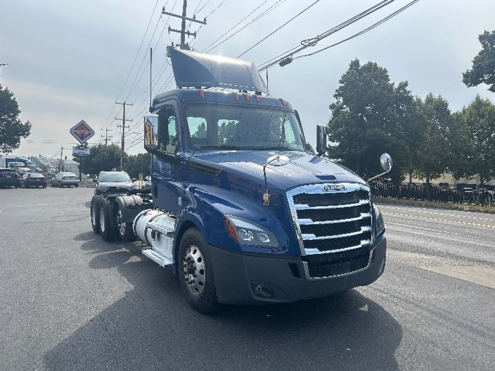 Day Cab Tractor-Heavy Duty Tractors-Freightliner-2020-T12684ST-Portland-OR-280,603\n\t\tmiles-$ 78,250 - Image 1