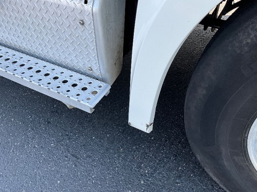 Day Cab Tractor-Heavy Duty Tractors-Freightliner-2020-T12684ST-Portland-OR-296,906\n\t\tmiles-$ 72,000 - Image 19