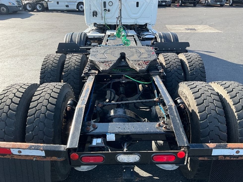 Day Cab Tractor-Heavy Duty Tractors-Freightliner-2020-T12684ST-Portland-OR-296,906\n\t\tmiles-$ 72,000 - Image 6