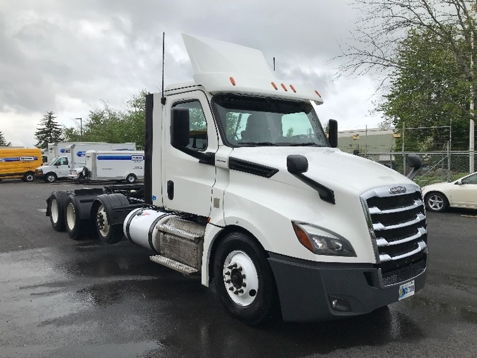 Day Cab Tractor-Heavy Duty Tractors-Freightliner-2020-T12684ST-Portland-OR-417,587\n\t\tmiles-$ 72,250 - Image 1