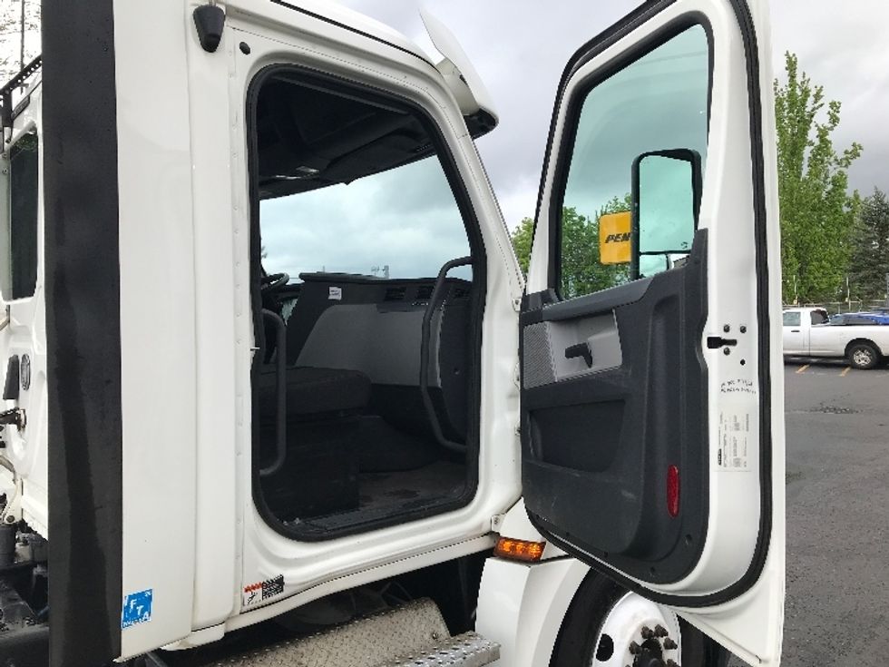 Day Cab Tractor-Heavy Duty Tractors-Freightliner-2020-T12684ST-Portland-OR-417,587\n\t\tmiles-$ 72,250 - Image 12