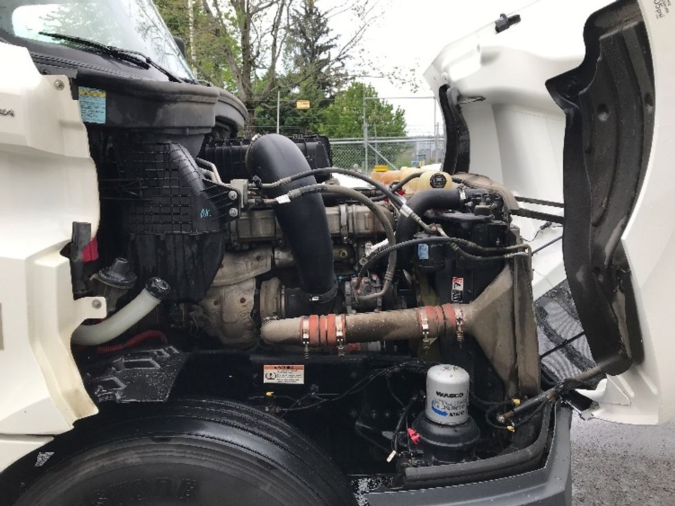 Day Cab Tractor-Heavy Duty Tractors-Freightliner-2020-T12684ST-Portland-OR-417,587\n\t\tmiles-$ 72,250 - Image 15