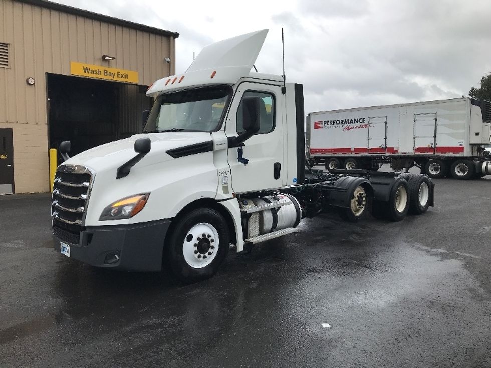 Day Cab Tractor-Heavy Duty Tractors-Freightliner-2020-T12684ST-Portland-OR-417,587\n\t\tmiles-$ 72,250 - Image 3