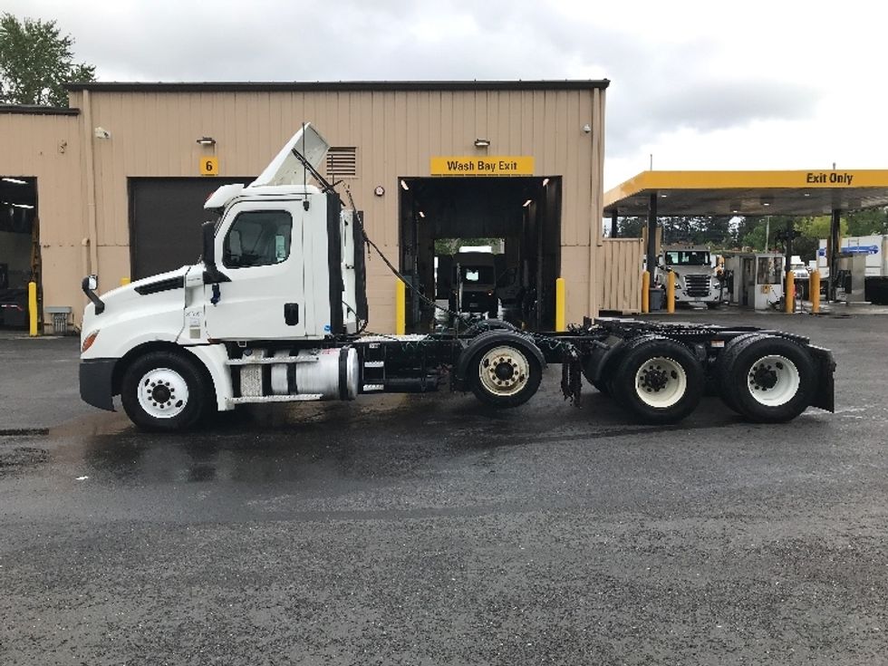 Day Cab Tractor-Heavy Duty Tractors-Freightliner-2020-T12684ST-Portland-OR-417,587\n\t\tmiles-$ 72,250 - Image 4