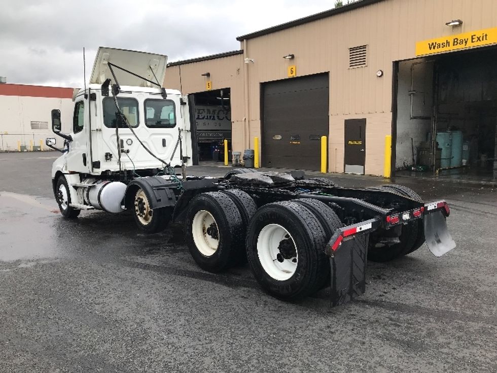 Day Cab Tractor-Heavy Duty Tractors-Freightliner-2020-T12684ST-Portland-OR-417,587\n\t\tmiles-$ 72,250 - Image 5