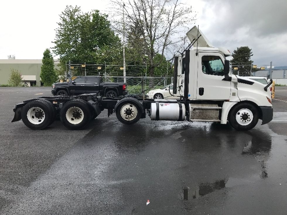 Day Cab Tractor-Heavy Duty Tractors-Freightliner-2020-T12684ST-Portland-OR-417,587\n\t\tmiles-$ 72,250 - Image 8