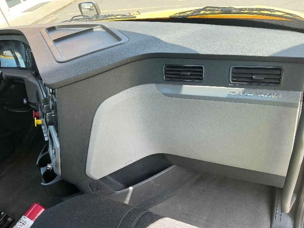 Day Cab Tractor-Heavy Duty Tractors-Freightliner-2020-T12684ST-Portland-OR-456,819\n\t\tmiles-$ 64,500 - Image 13