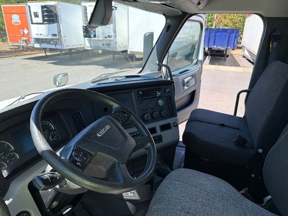 Day Cab Tractor-Heavy Duty Tractors-Freightliner-2020-T12684ST-Portland-OR-472,992\n\t\tmiles-$ 59,000 - Image 10