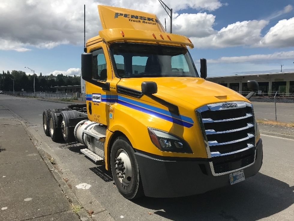 Day Cab Tractor-Heavy Duty Tractors-Freightliner-2020-T12684ST-Seattle-WA-391,770\n\t\tmiles-$ 67,250 - Image 1