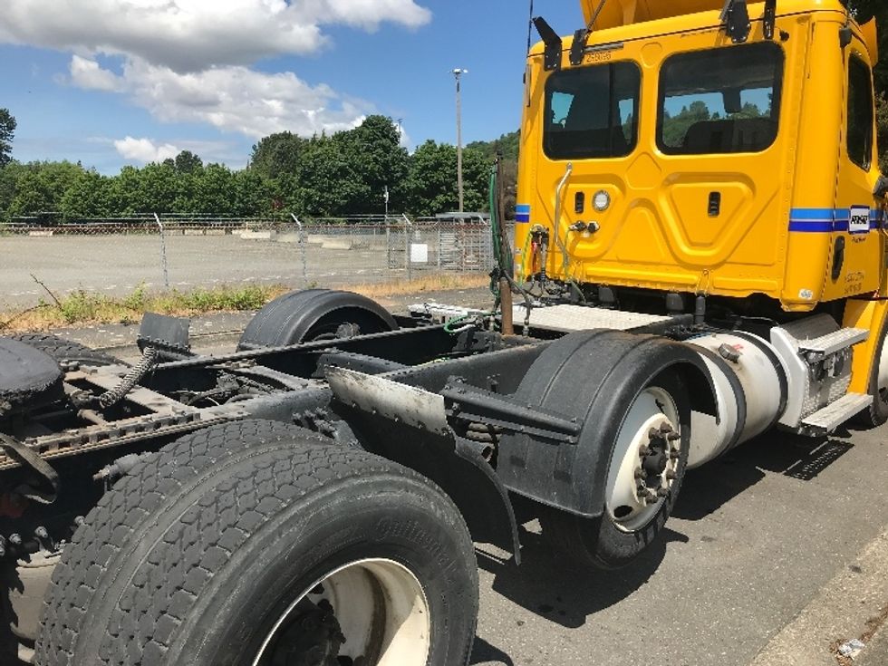 Day Cab Tractor-Heavy Duty Tractors-Freightliner-2020-T12684ST-Seattle-WA-391,770\n\t\tmiles-$ 67,250 - Image 17