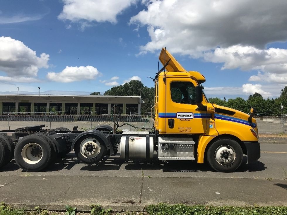 Day Cab Tractor-Heavy Duty Tractors-Freightliner-2020-T12684ST-Seattle-WA-391,770\n\t\tmiles-$ 67,250 - Image 8