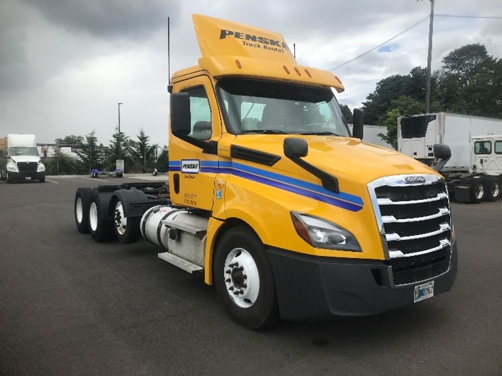 Day Cab Tractor-Heavy Duty Tractors-Freightliner-2020-T12684ST-Tacoma-WA-411,142\n\t\tmiles-$ 66,000 - Image 1