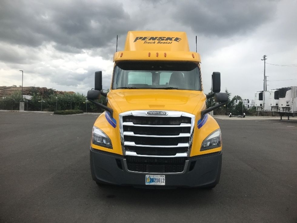 Day Cab Tractor-Heavy Duty Tractors-Freightliner-2020-T12684ST-Tacoma-WA-411,142\n\t\tmiles-$ 66,000 - Image 2