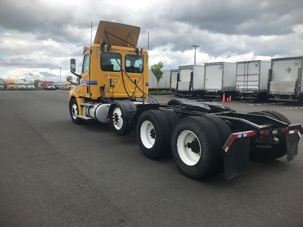Day Cab Tractor-Heavy Duty Tractors-Freightliner-2020-T12684ST-Tacoma-WA-411,142\n\t\tmiles-$ 66,000 - Image 5