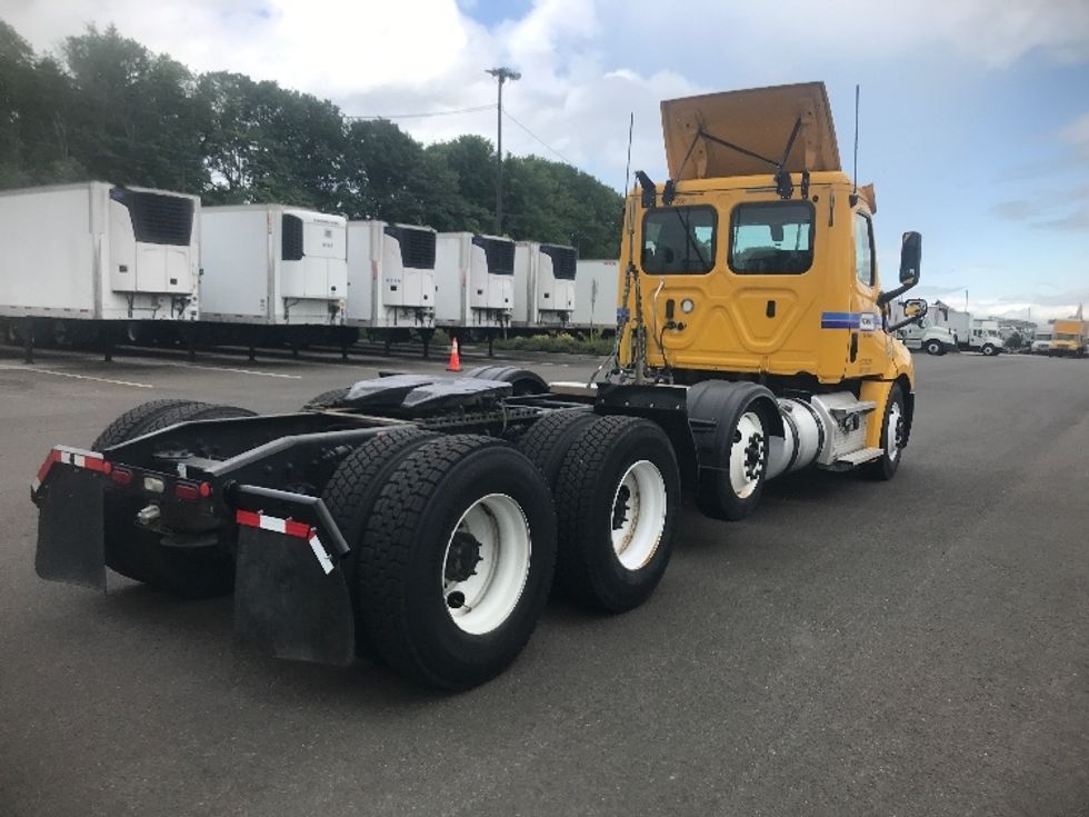 Day Cab Tractor-Heavy Duty Tractors-Freightliner-2020-T12684ST-Tacoma-WA-411,142\n\t\tmiles-$ 66,000 - Image 7