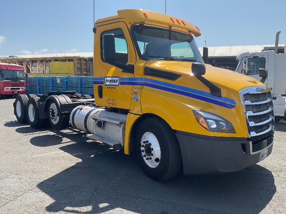 Day Cab Tractor-Heavy Duty Tractors-Freightliner-2020-T12684ST-Tacoma-WA-442,216\n\t\tmiles-$ 63,500 - Image 1