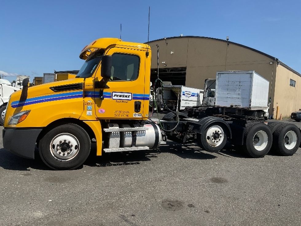 Day Cab Tractor-Heavy Duty Tractors-Freightliner-2020-T12684ST-Tacoma-WA-442,216\n\t\tmiles-$ 63,500 - Image 4