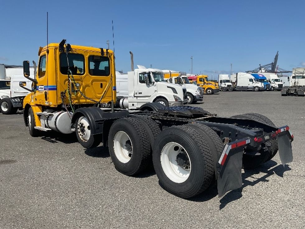 Day Cab Tractor-Heavy Duty Tractors-Freightliner-2020-T12684ST-Tacoma-WA-442,216\n\t\tmiles-$ 63,500 - Image 5