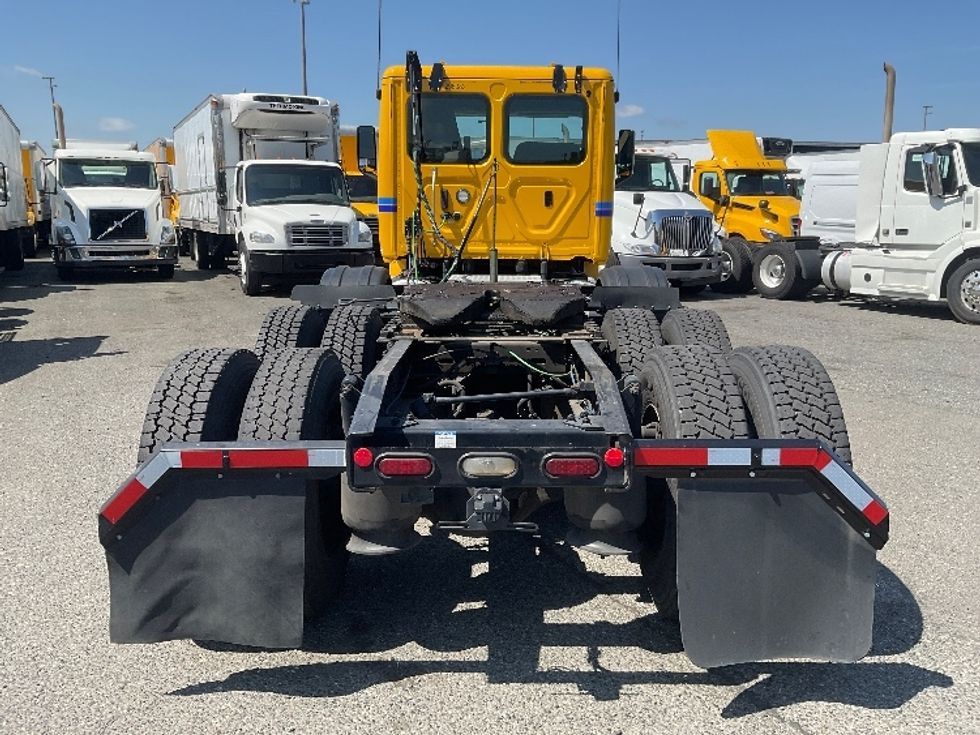 Day Cab Tractor-Heavy Duty Tractors-Freightliner-2020-T12684ST-Tacoma-WA-442,216\n\t\tmiles-$ 63,500 - Image 6