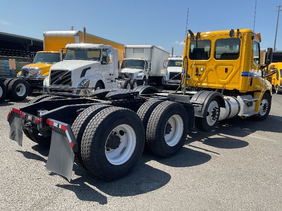 Day Cab Tractor-Heavy Duty Tractors-Freightliner-2020-T12684ST-Tacoma-WA-442,216\n\t\tmiles-$ 63,500 - Image 7
