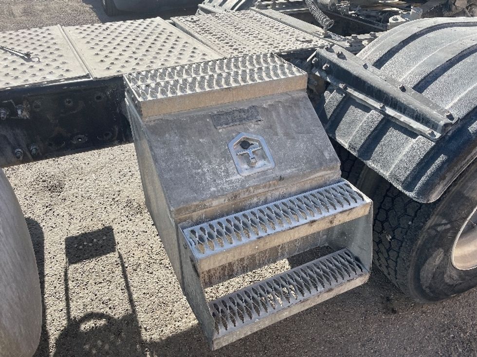 Day Cab Tractor-Heavy Duty Tractors-Freightliner-2021-114SD-Austin-TX-397,364\n\t\tmiles-$ 60,250 - Image 17