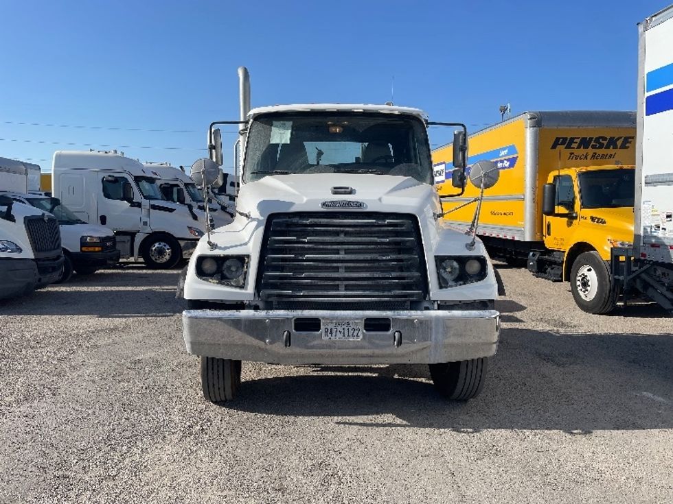 Day Cab Tractor-Heavy Duty Tractors-Freightliner-2021-114SD-Austin-TX-397,364\n\t\tmiles-$ 60,250 - Image 2