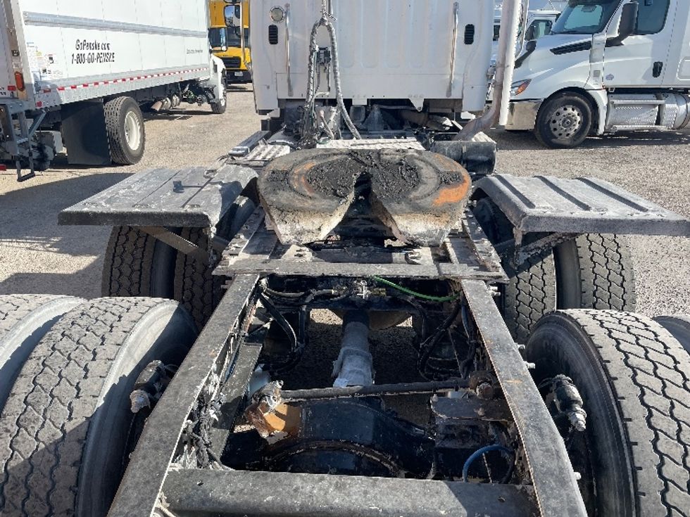 Day Cab Tractor-Heavy Duty Tractors-Freightliner-2021-114SD-Austin-TX-397,364\n\t\tmiles-$ 60,250 - Image 6