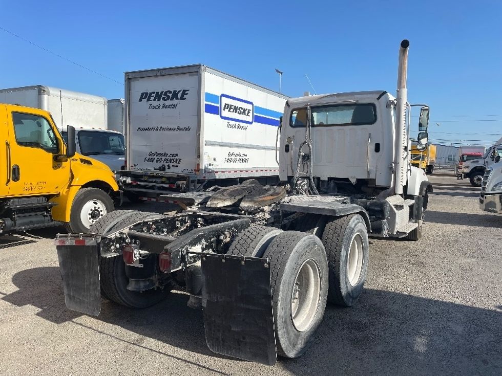 Day Cab Tractor-Heavy Duty Tractors-Freightliner-2021-114SD-Austin-TX-397,364\n\t\tmiles-$ 60,250 - Image 7