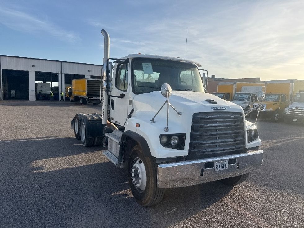 Day Cab Tractor-Heavy Duty Tractors-Freightliner-2021-114SD-Dallas-TX-404,455\n\t\tmiles-$ 59,750 - Image 1