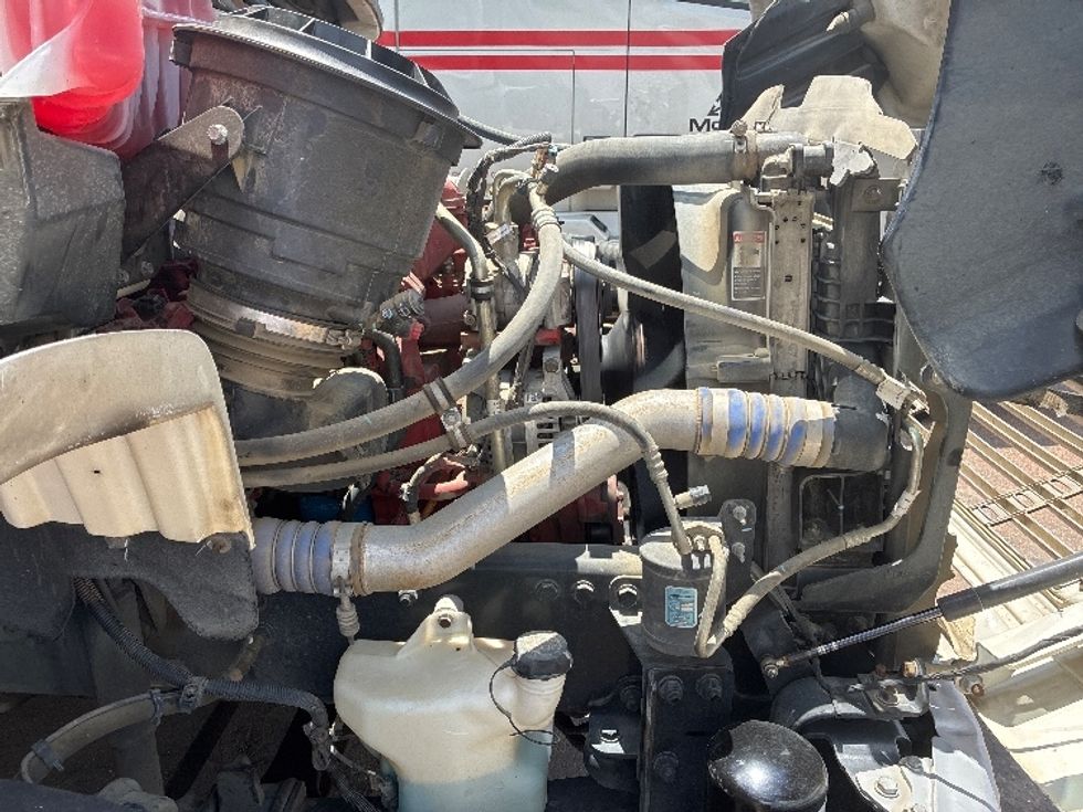 Day Cab Tractor-Heavy Duty Tractors-Freightliner-2021-M2-Jackson-MS-100,570\n\t\tmiles-$ 66,250 - Image 15
