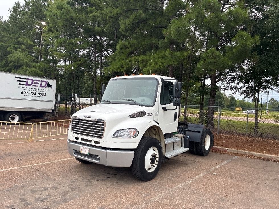 Day Cab Tractor-Heavy Duty Tractors-Freightliner-2021-M2-Jackson-MS-100,570\n\t\tmiles-$ 66,250 - Image 3
