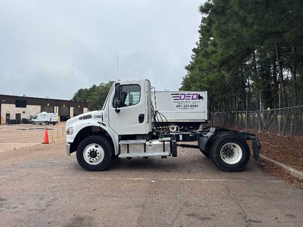 Day Cab Tractor-Heavy Duty Tractors-Freightliner-2021-M2-Jackson-MS-100,570\n\t\tmiles-$ 66,250 - Image 4